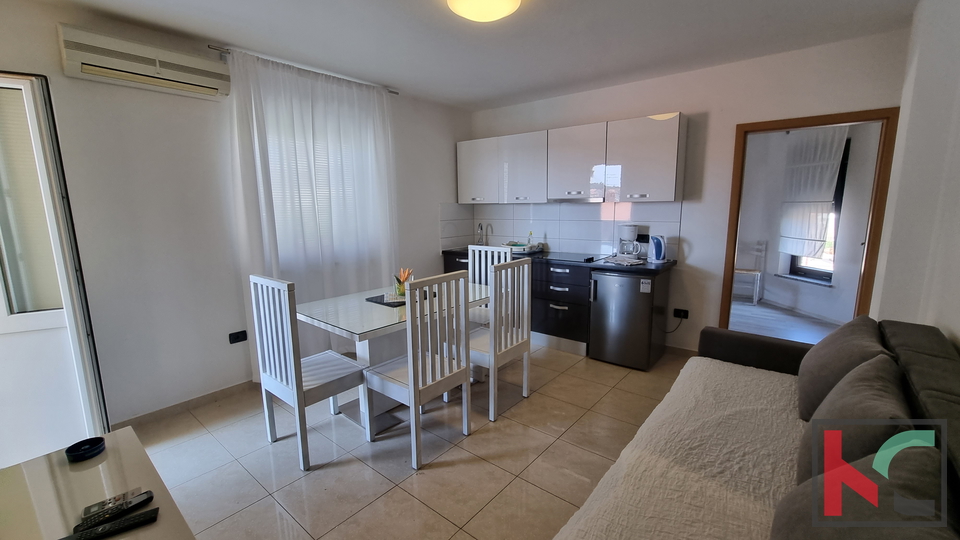 Peščeni zaliv, vila s 7 apartmaji 200m od plaže