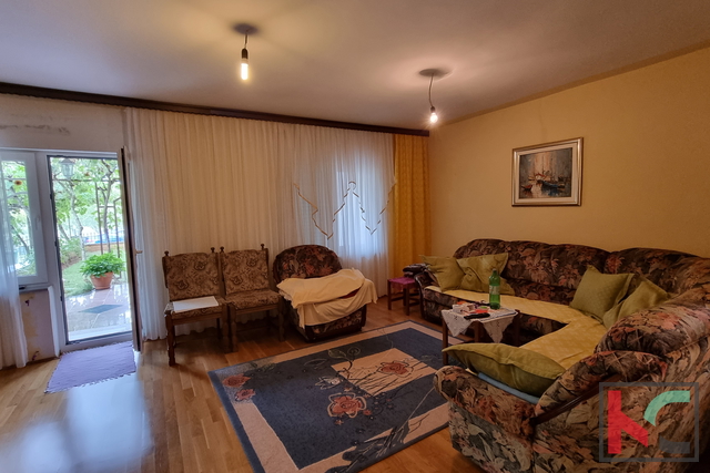 Fažana, Valbandon Familienhaus 350m2 in ruhiger Lage