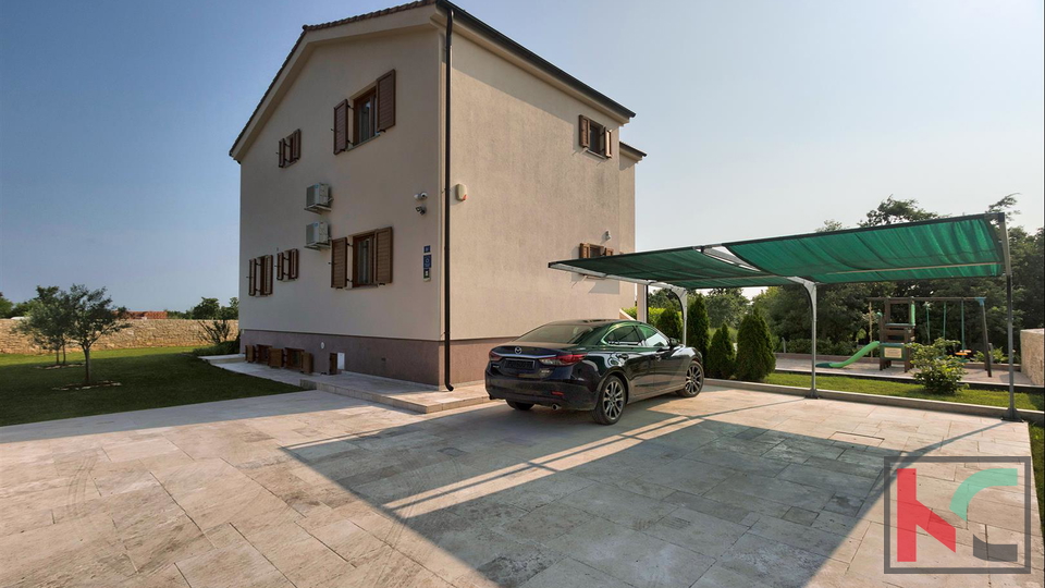 Štokovci - Luxus 4 * Villa mit einem Garten von 2000m2