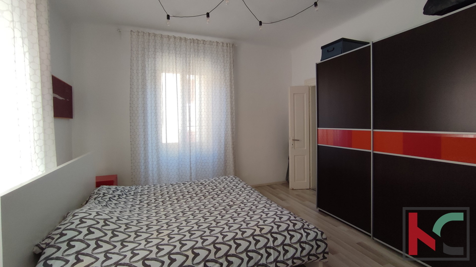 Istrien, Pula, renovierte Wohnung 2BR+DB 74,62 m2 im Zentrum