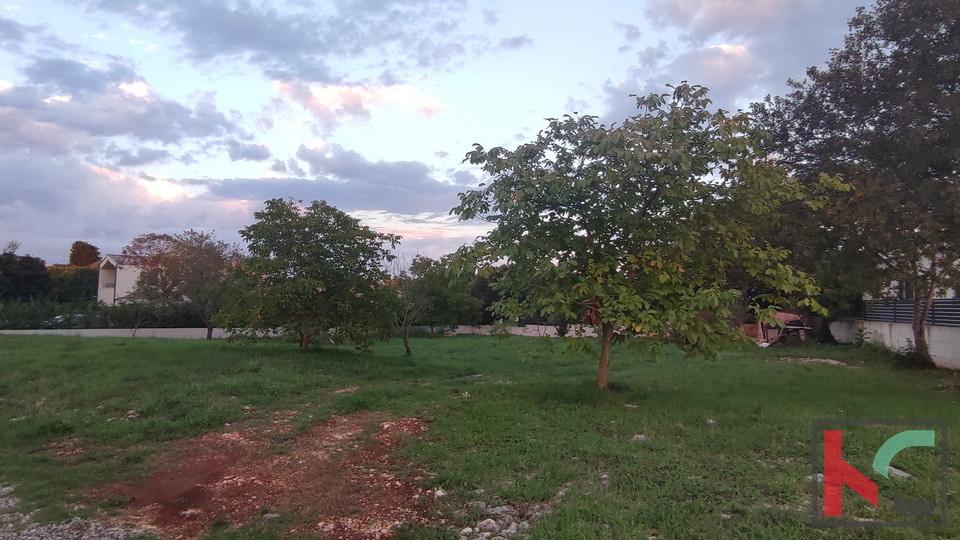 Istra, Mali Vareški, građevnsko zemljište 1527 m2 nedaleko Duge Uvale, #prodaja