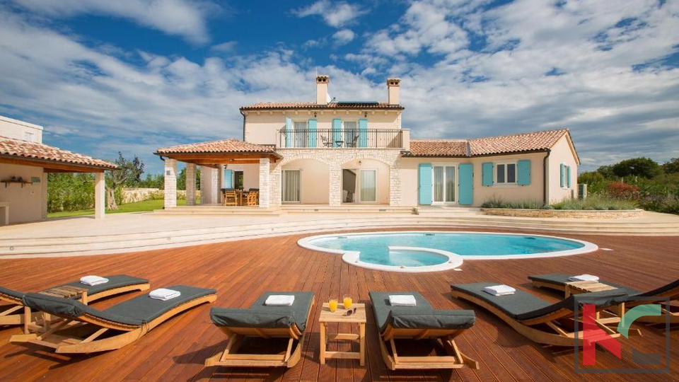 Istria, Valle, casa per vacanze con piscina su un ampio terreno di 1650m2, #vendita