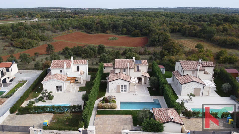 Istrien, moderne Villa mit Pool bei Poreč, #verkauf