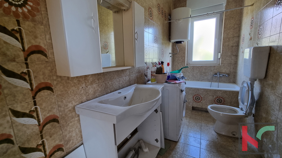 Pula&comma; Vidikovac&comma; prostorno stanovanje 110m2 s 3 terasami in 196m2 vrta