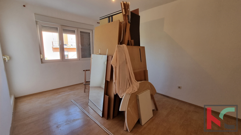 Pula, Vidikovac, geräumige Wohnung 110m2 mit 3 Terrassen und 196m2 Garten