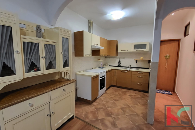 Istria, Rovinj, family three-room apartment with potential, strict center #sale