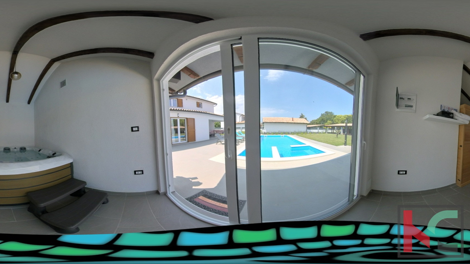 Beautiful Villa in the vicinity of Ližnjan, with its own swimming pool, garden house and yard with several covered parking spaces #sale