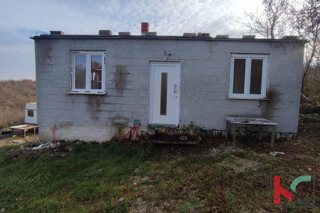 Istria, Mutvoran, terreno agricolo 12000 m2 con edificio vicino a Duga Uvala, #vendita