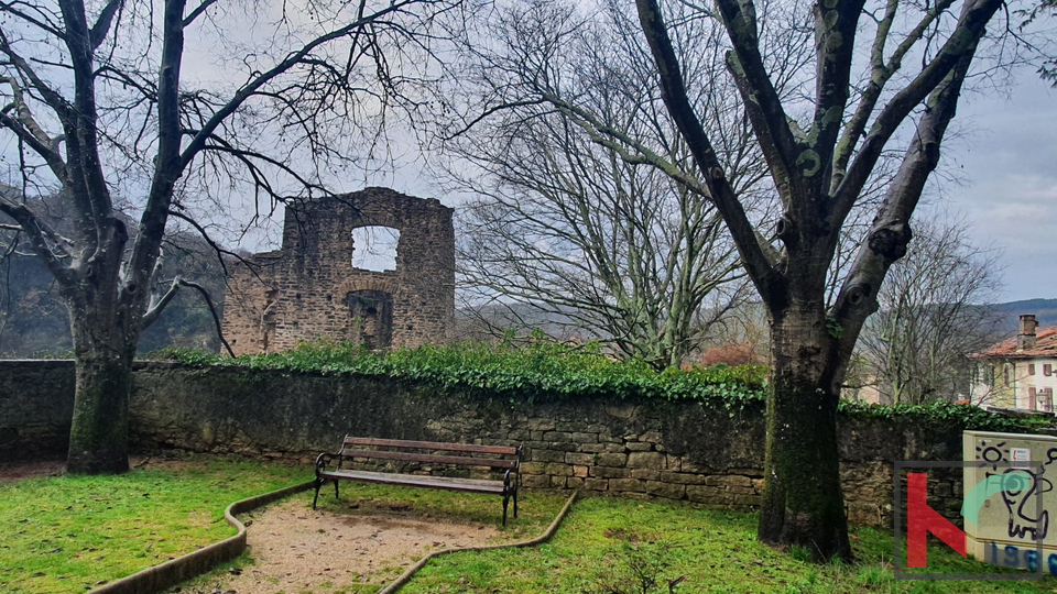 Pazin, ein schönes Haus im Stadtzentrum von 118m2, mit Hallenbad und Wellness, #verkaufen