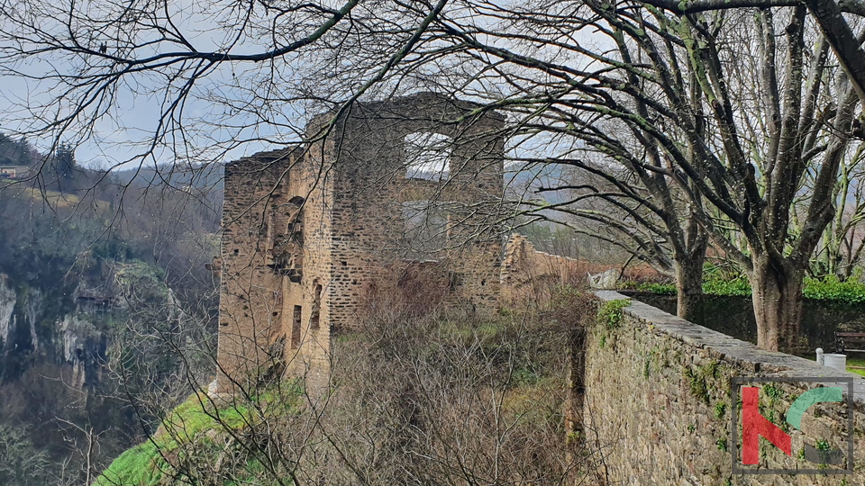 Pazin, ein schönes Haus im Stadtzentrum von 118m2, mit Hallenbad und Wellness, #verkaufen