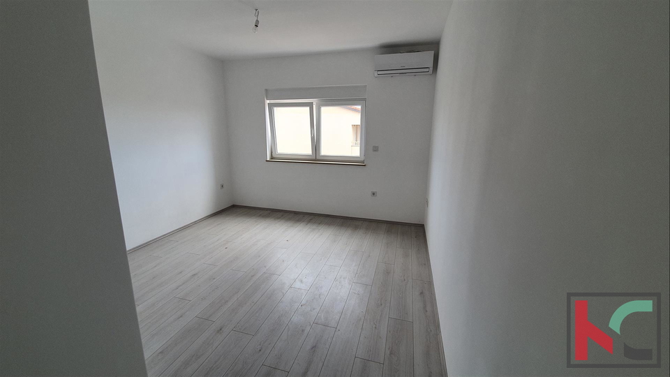 Istra, Peroj-Barbariga, apartma 102,89 m2 s pogledom na morje