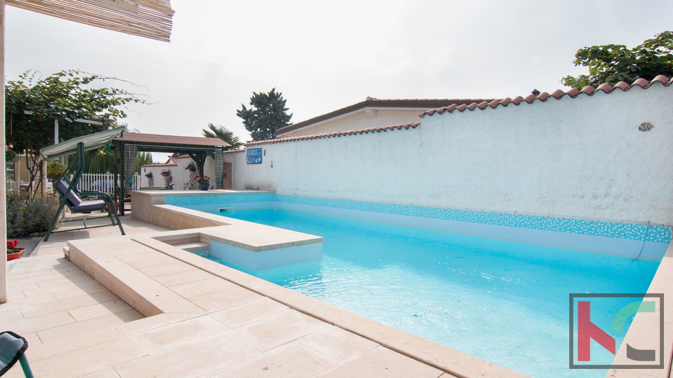 Istria, Fasana, Valbandon, casa familiare con piscina e 3 appartamenti, #vendita