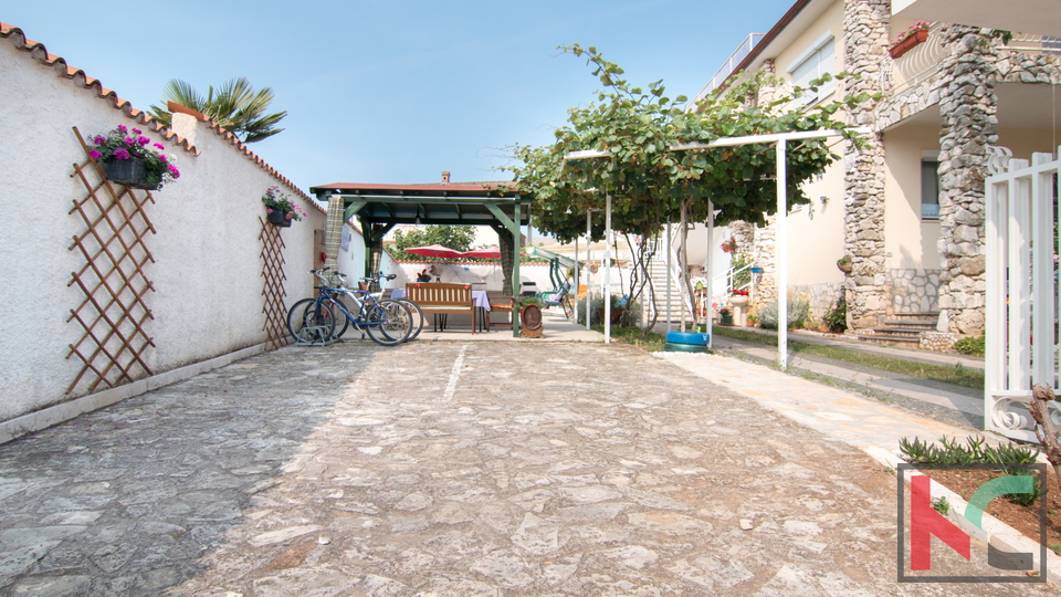 Istria, Fasana, Valbandon, casa familiare con piscina e 3 appartamenti, #vendita