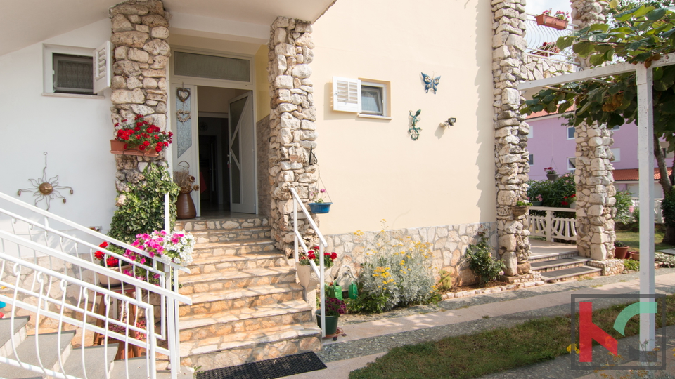 Istria, Fasana, Valbandon, casa familiare con piscina e 3 appartamenti, #vendita