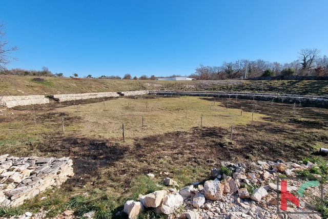 Istria, Svetvinčenat, casa 237m2 in un nuovo edificio con piscina in una posizione tranquilla