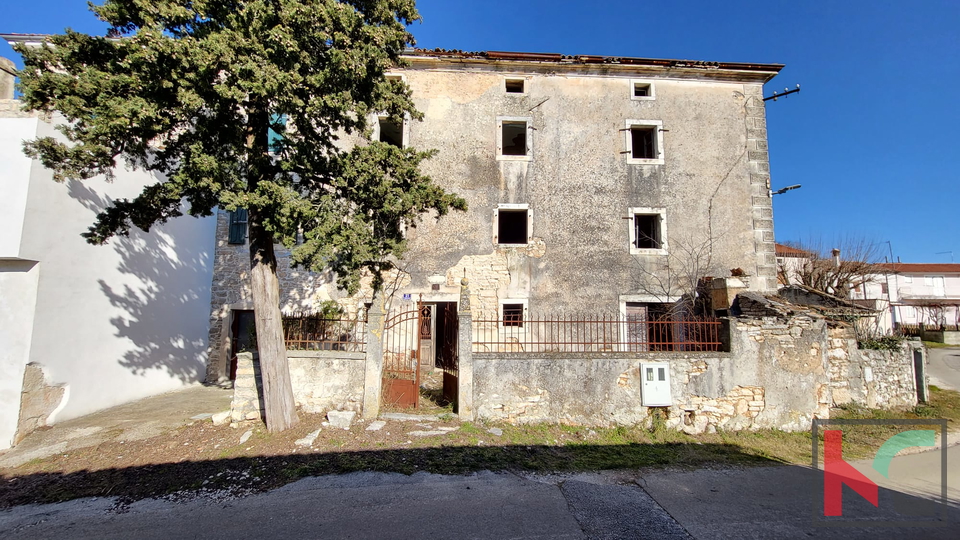 Istra, Barban, kamena kuća za renovaciju. #prodaja