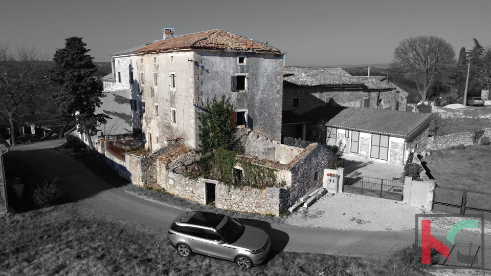 Istria, Barban, casa in pietra da ristrutturare e terreno di 1826 m2, #vendita