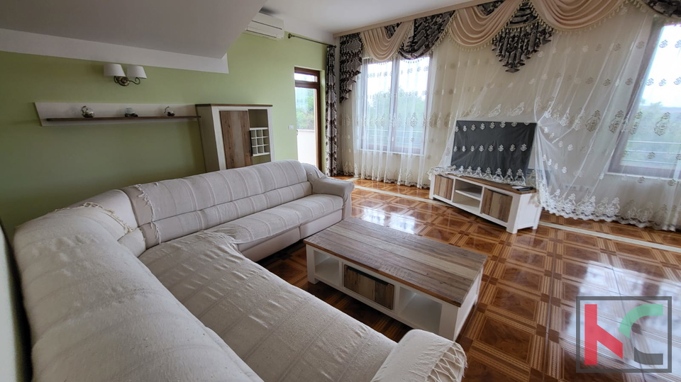 Istra, Premantura, apartma 184,81m2, 100m od plaže