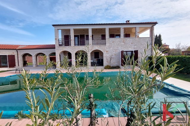 Istria, Tinjan, luxurious stone villa with swimming pool on landscaped garden, view of nature #sale