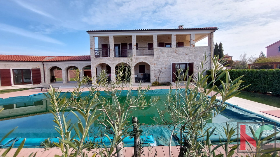 Istria, Tinjan, luxurious stone villa with swimming pool on landscaped garden, view of nature #sale