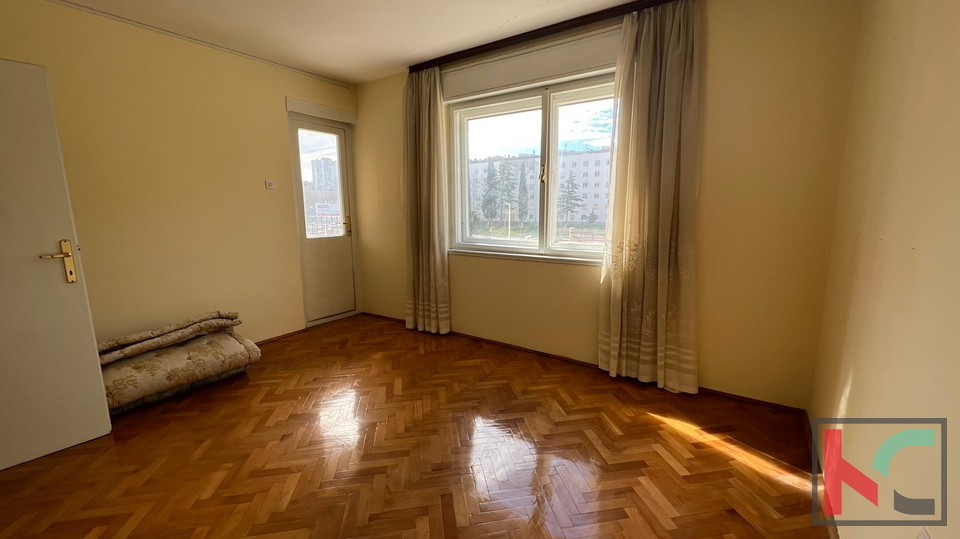 Pula, Veruda, four-room family apartment on the second floor in a desirable location #sale