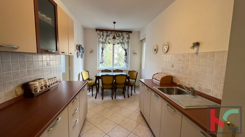 Pula, Veruda, four-room family apartment on the second floor in a desirable location #sale