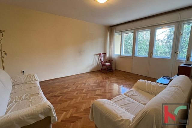 Pula, Veruda, four-room family apartment on the second floor in a desirable location #sale