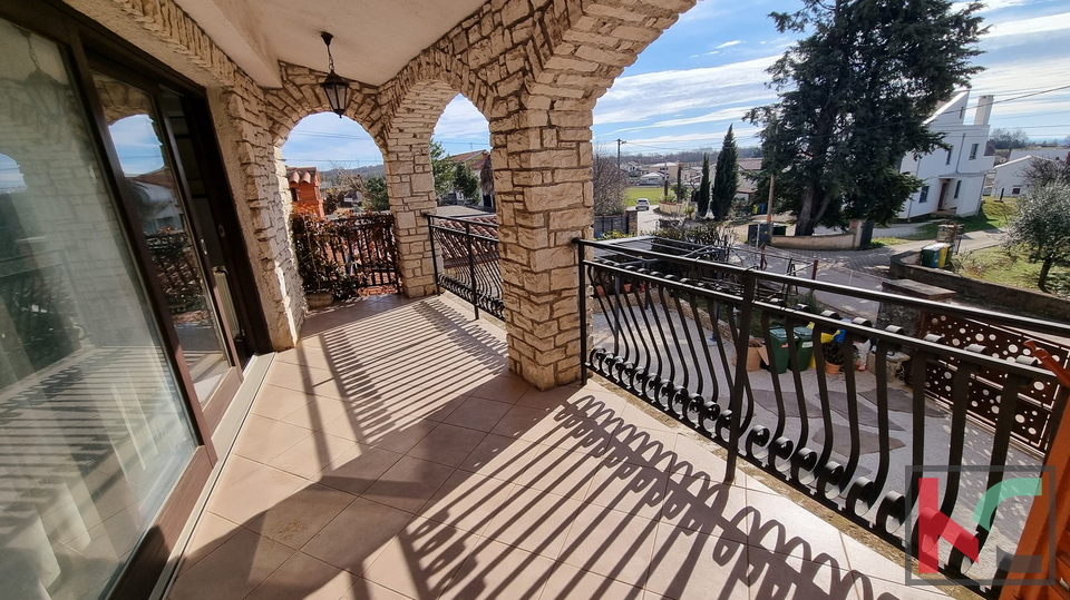 Istrien, Poreč, Kaštelir, Familiensteinhaus mit Meerblick von 228m2 #verkaufen