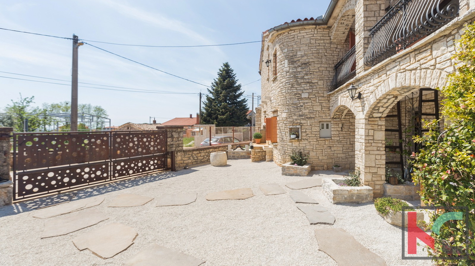 Istrien, Poreč, Kaštelir, Familiensteinhaus mit Meerblick von 228m2 #verkaufen