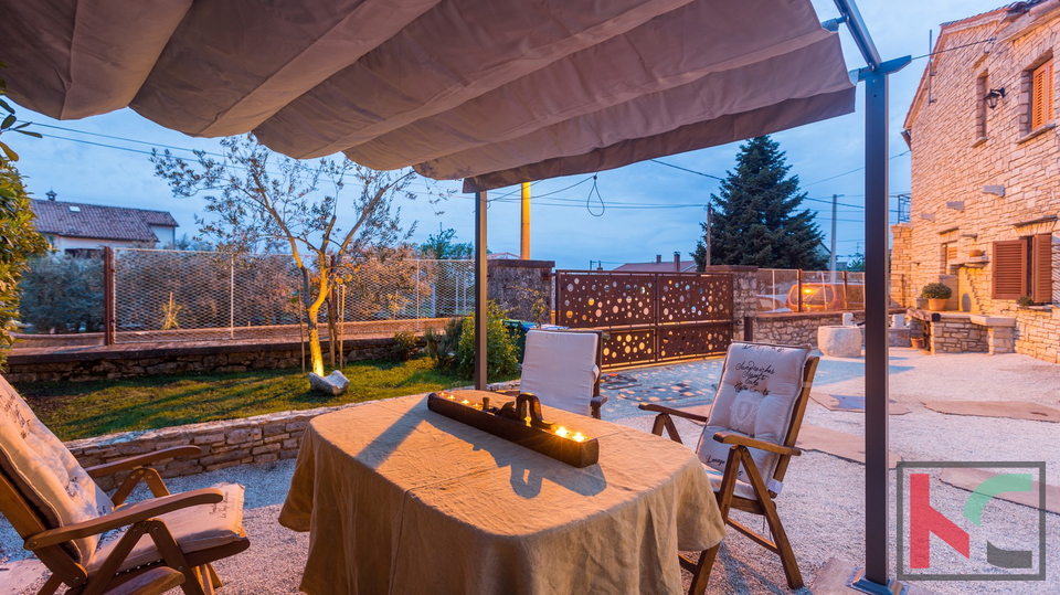 Istrien, Poreč, Kaštelir, Familiensteinhaus mit Meerblick von 228m2 #verkaufen