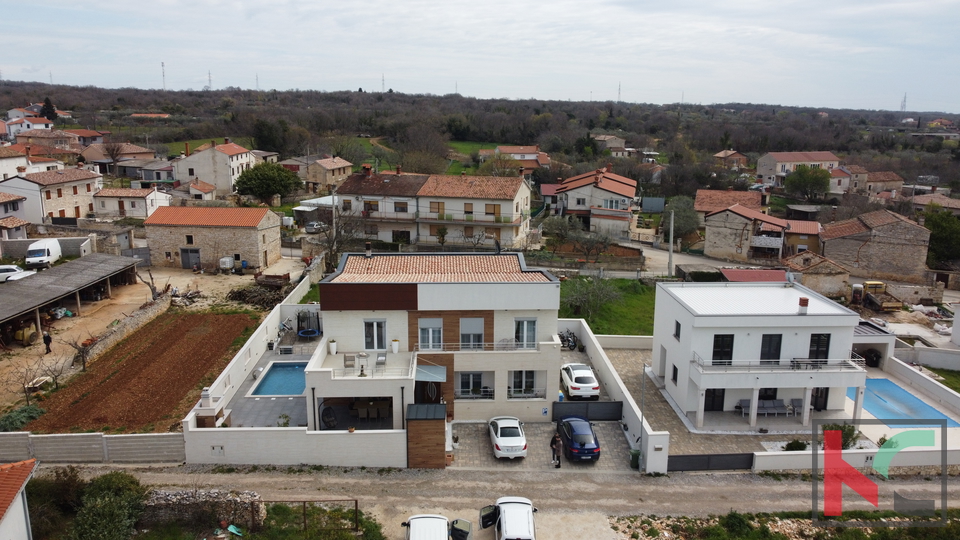 Luxury villa with a pool and a view of the sea and the Brijuni Islands in Galižana