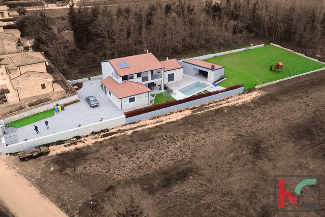 Istria, Sveti Lovreč, Beautiful villa with a swimming pool on a spacious plot of 1874m2