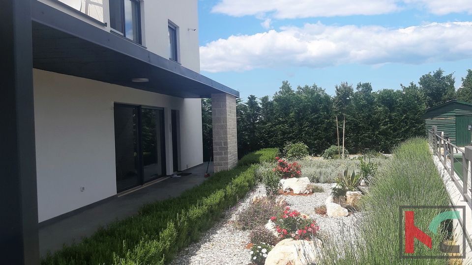 Istria, Višnjan, modern house with swimming pool and garden, 4 bedrooms, #sale