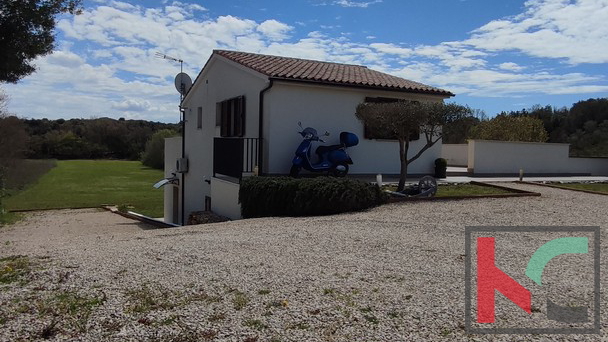 Istria, Rovigno, casa con tre appartamenti vicino al mare e alla spiaggia, #vendita