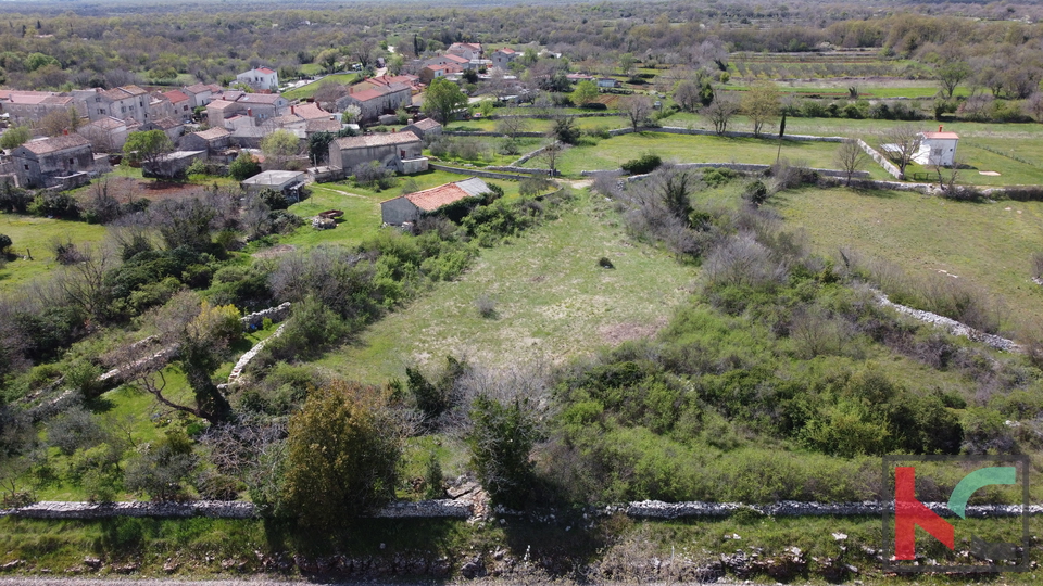 Istra - Svetvinčenat, zazidljivo zemljišče 400m2 na odlični lokaciji, #prodaja