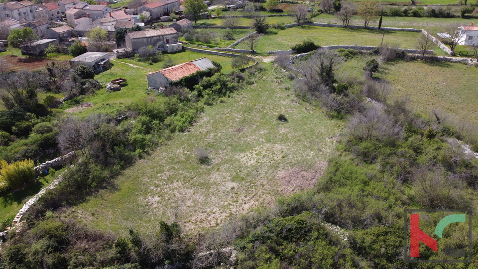 Istra - Svetvinčenat, zazidljivo zemljišče 400m2 na odlični lokaciji, #prodaja