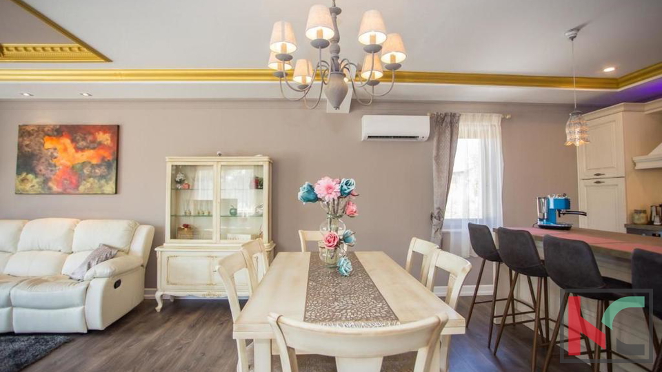 Istria, Poreč, house with a rustic interior with a swimming pool and landscaped garden, #sale