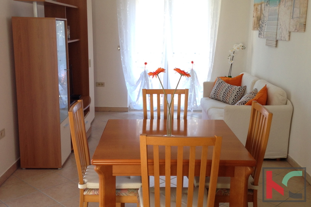 Istra, Premantura - Volme, apartman 51,50m2 sa prostranom terasom i bazenom, #prodaja