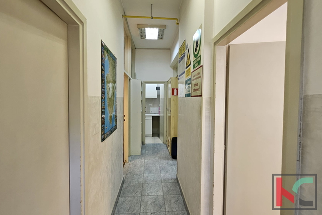 POSLOVNI PROSTOR Z VELIKIM POTENCIALOM, PULA, TRŠĆANSKA ULICA, 55 m², #EKSKLUZIVNO POSREDOVANJE