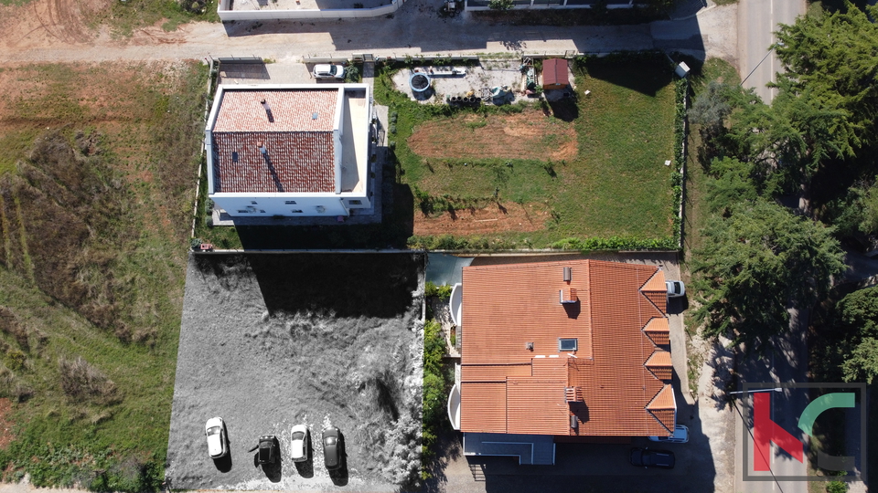 ISTRA - FA&Zcaron;ANA&comma; ATTRAKTIVES GRUNDST&Uuml;CK 596 M2&comma; IN DER N&Auml;HE ALLER ANNEHMLICHKEITEN&comma; &num;VERKAUF