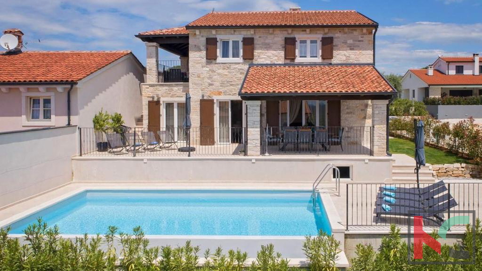 Istria, Sveti Lovreč, villa con 4 locali e piscina #vendita