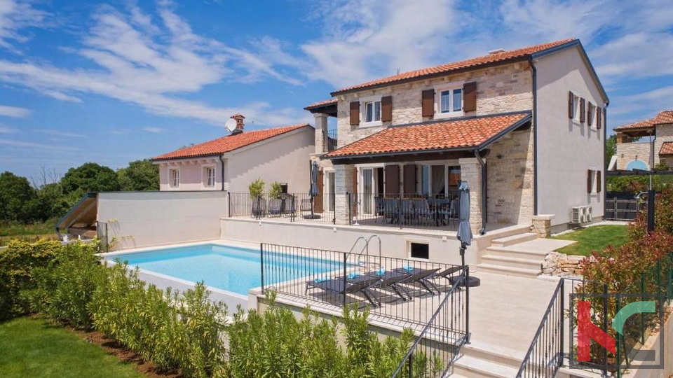 Istria, Sveti Lovreč, villa with 4 rooms and swimming pool #sale