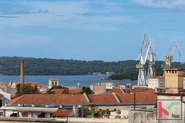 Pula, Centro, nuovo edificio di qualità 102,61m2 a 100 metri dall'Arena con ascensore