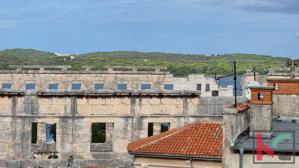 Pula, Centro, nuovo edificio di qualità 102,61m2 a 100 metri dall'Arena con ascensore