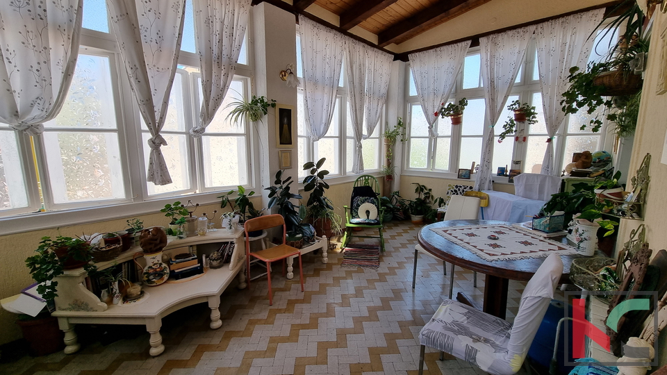 Pula, Center, apartment 154.38 m2 in the very center of the city with its own parking, #sale