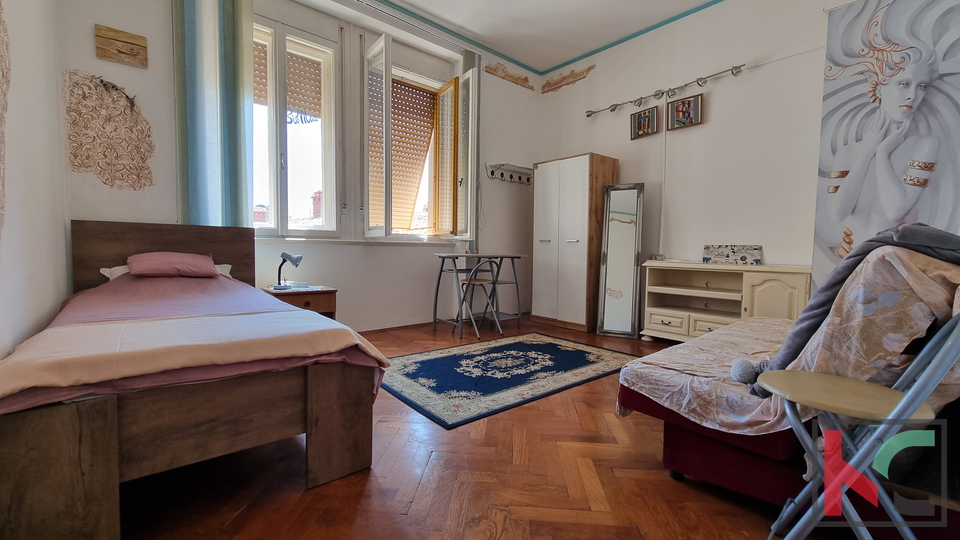 Pula, Center, apartment 154.38 m2 in the very center of the city with its own parking, #sale