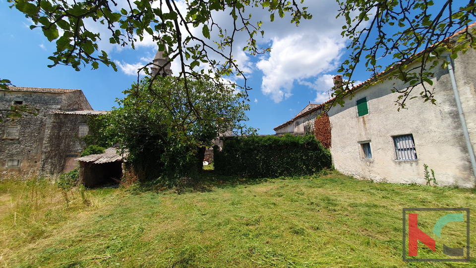 Istrien, Svetvinčenat, altes istrisches Haus zur Renovierung 220m2 + Garten 210m2 #verkauf