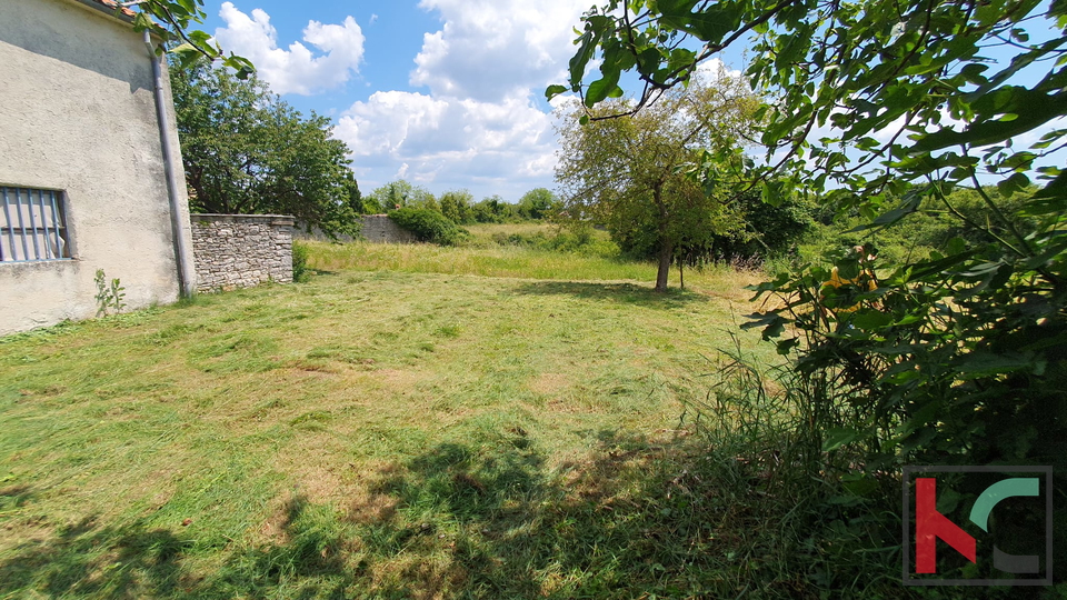 Istrien, Svetvinčenat, altes istrisches Haus zur Renovierung 220m2 + Garten 210m2 #verkauf