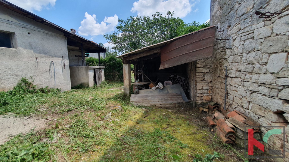 Istrien, Svetvinčenat, altes istrisches Haus zur Renovierung 220m2 + Garten 210m2 #verkauf