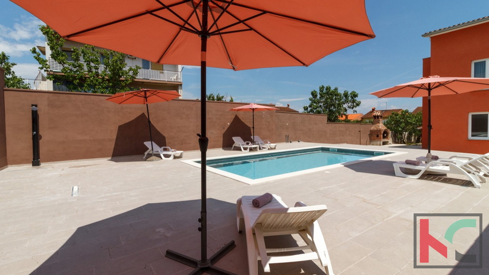 Istria, Pola, condominio con 8 unità abitative, piscina e giardino paesaggistico, #vendita